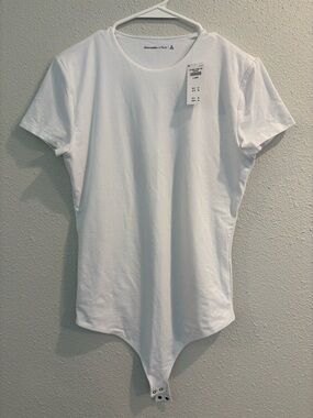 Abercrombie & Fitch White Scoop Neck Tee - XL